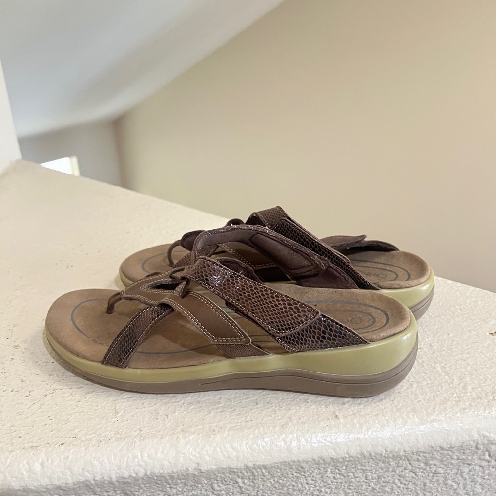 OrthoFeet Clio Sandals Womens Size 9 Wide Brown Straps Slip On Thong Comfort - Picture 7 of 13